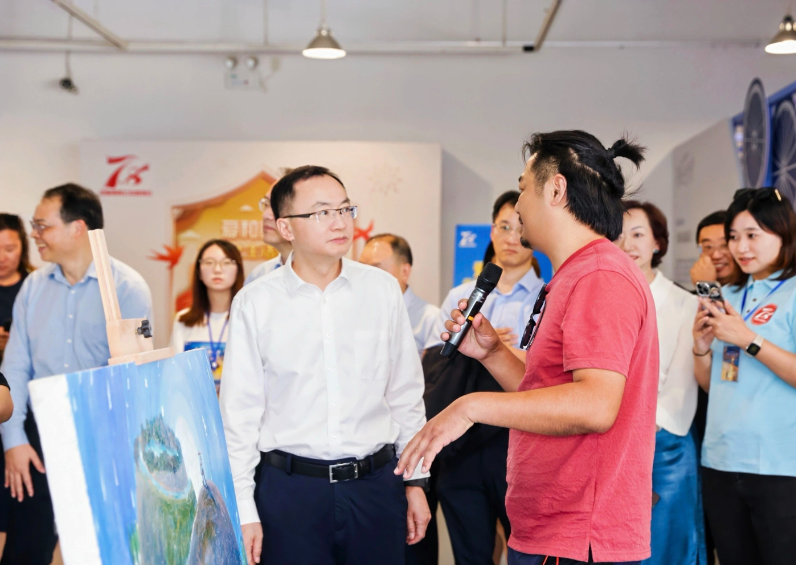 7.8|用“行走的思考”創新演繹保險溫度4.jpg 7.8|用“行走的思考”創新演繹保險溫度4.jpg